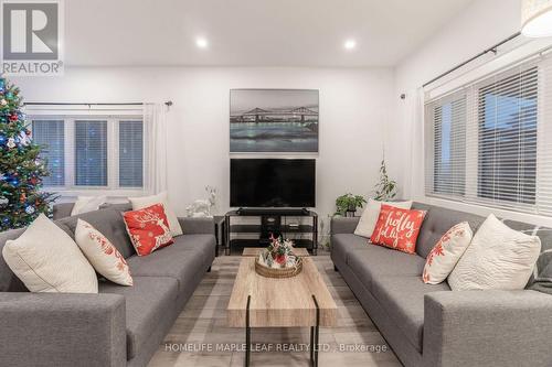 103 Middleton Avenue, London, ON - Indoor Photo Showing Living Room