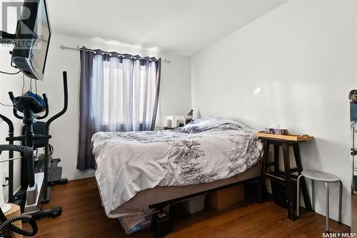 A 1580 Robinson Street, Regina, SK - Indoor Photo Showing Bedroom