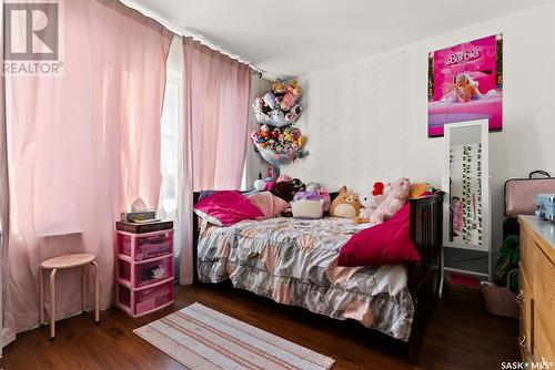 A 1580 Robinson Street, Regina, SK - Indoor Photo Showing Bedroom