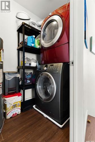 A 1580 Robinson Street, Regina, SK - Indoor Photo Showing Laundry Room