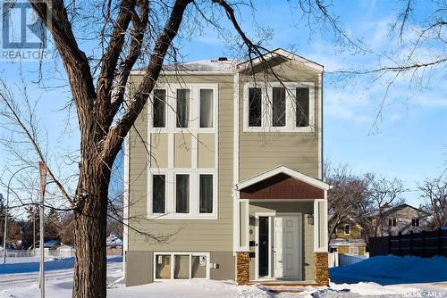 A 1580 Robinson Street, Regina, SK - Outdoor