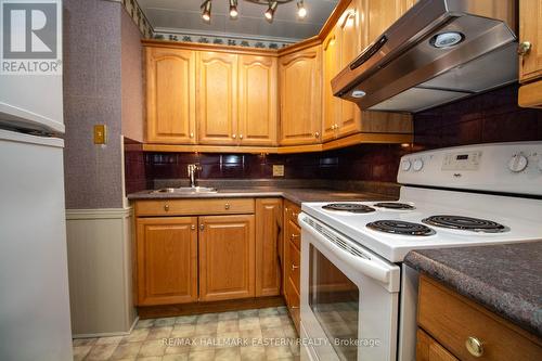 683 Little Street, Peterborough (Otonabee), ON - Indoor Photo Showing Kitchen