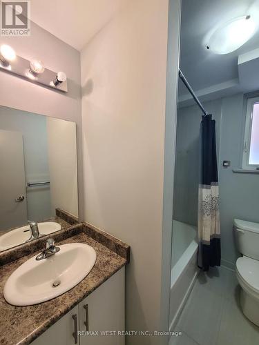 17 Virginia Avenue, Toronto, ON - Indoor Photo Showing Bathroom