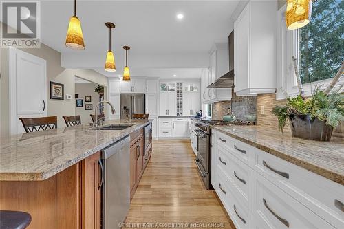 371 Campus Parkway, Chatham, ON - Indoor Photo Showing Kitchen With Upgraded Kitchen