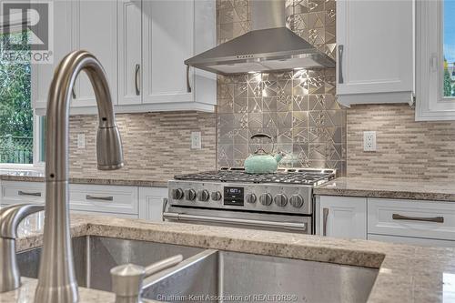 371 Campus Parkway, Chatham, ON - Indoor Photo Showing Kitchen With Upgraded Kitchen