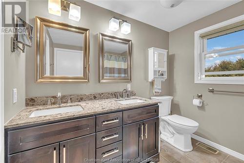 371 Campus Parkway, Chatham, ON - Indoor Photo Showing Bathroom