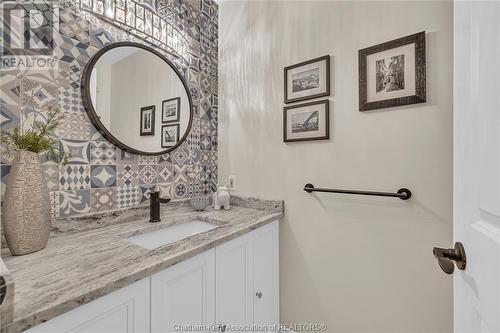 371 Campus Parkway, Chatham, ON - Indoor Photo Showing Bathroom