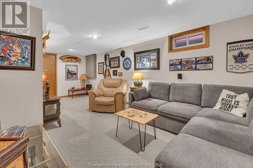 371 Campus Parkway, Chatham, ON - Indoor Photo Showing Living Room