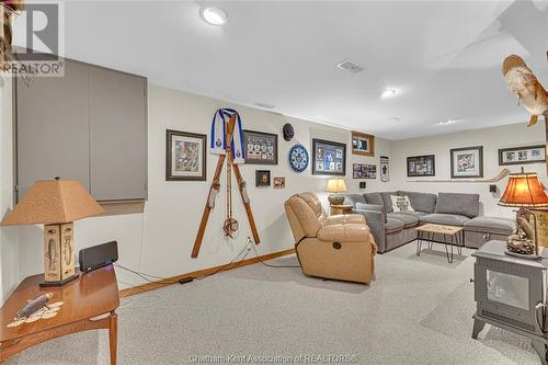 371 Campus Parkway, Chatham, ON - Indoor Photo Showing Living Room