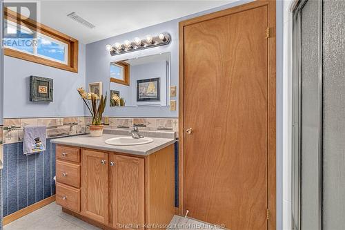 371 Campus Parkway, Chatham, ON - Indoor Photo Showing Bathroom