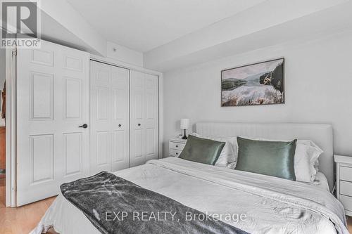 409 - 4005 Kilmer Drive, Burlington, ON - Indoor Photo Showing Bedroom