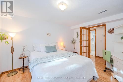 106/108 Kathleen Street, Guelph (Exhibition Park), ON - Indoor Photo Showing Bedroom