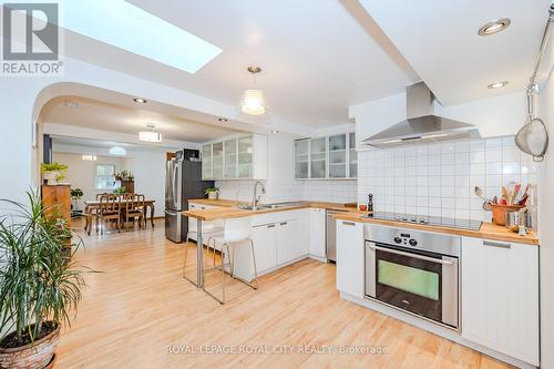 106/108 Kathleen Street, Guelph (Exhibition Park), ON - Indoor Photo Showing Kitchen With Upgraded Kitchen