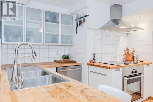 106/108 Kathleen Street, Guelph (Exhibition Park), ON - Indoor Photo Showing Kitchen With Double Sink