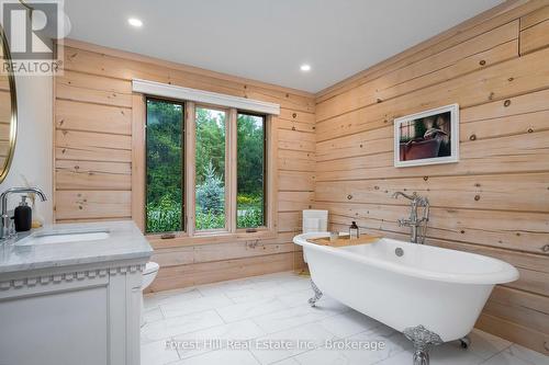 120 Confederation Drive, Chatsworth, ON - Indoor Photo Showing Bathroom