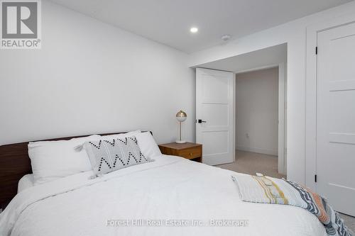 120 Confederation Drive, Chatsworth, ON - Indoor Photo Showing Bedroom