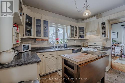 239 4Th Street E, Cornwall, ON - Indoor Photo Showing Kitchen