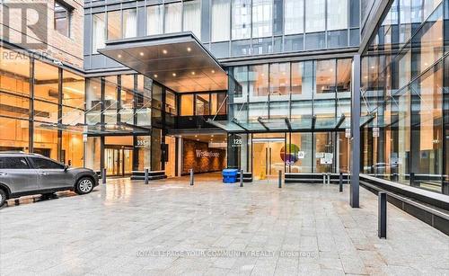 3005 - 125 Blue Jays Way, Toronto, ON - Indoor