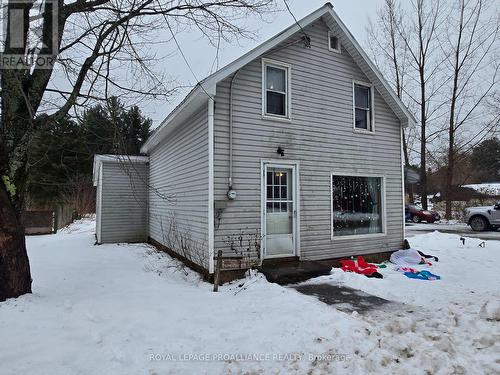 16 Glastonbury Road, Addington Highlands, ON - Outdoor