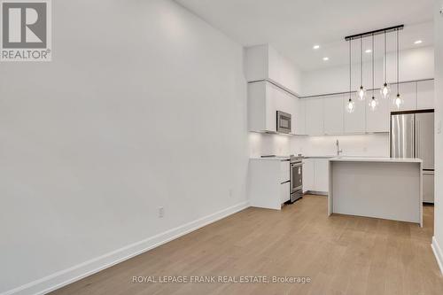 110 - 195 Hunter Street E, Peterborough (Ashburnham), ON - Indoor Photo Showing Kitchen