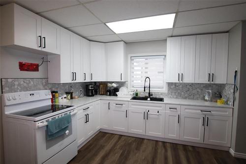 744 Cathedral Avenue, The Pas, MB - Indoor Photo Showing Kitchen