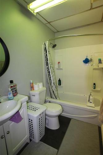 744 Cathedral Avenue, The Pas, MB - Indoor Photo Showing Bathroom