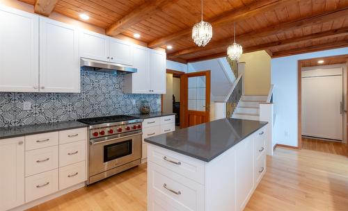 100 Lidstone Road, Salmon Arm, BC - Indoor Photo Showing Kitchen