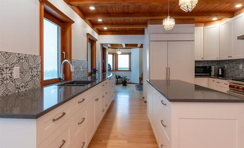 100 Lidstone Road, Salmon Arm, BC - Indoor Photo Showing Kitchen With Double Sink