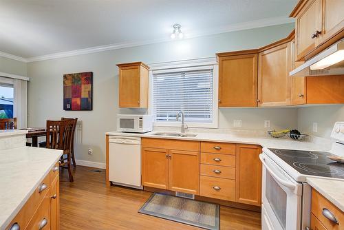 2171 Mimosa Drive, West Kelowna, BC - Indoor Photo Showing Kitchen With Double Sink