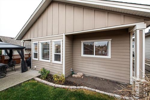 2171 Mimosa Drive, West Kelowna, BC - Outdoor With Deck Patio Veranda With Exterior