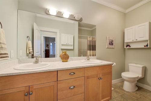 2171 Mimosa Drive, West Kelowna, BC - Indoor Photo Showing Bathroom