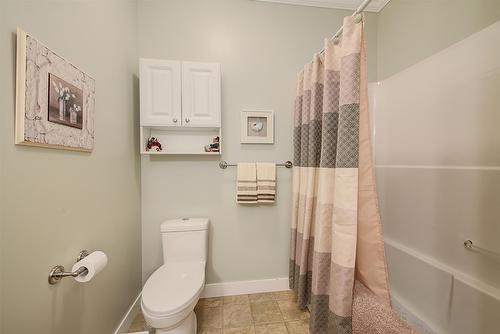 2171 Mimosa Drive, West Kelowna, BC - Indoor Photo Showing Bathroom