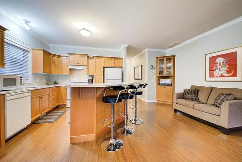 2171 Mimosa Drive, West Kelowna, BC - Indoor Photo Showing Kitchen