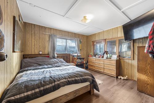 5341 75 Avenue, Salmon Arm, BC - Indoor Photo Showing Bedroom