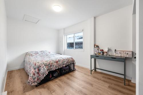 5341 75 Avenue, Salmon Arm, BC - Indoor Photo Showing Bedroom