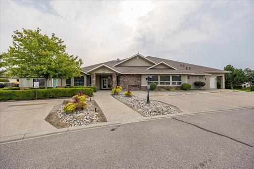 46-2365 Stillingfleet Road, Kelowna, BC - Outdoor With Facade