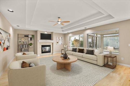 46-2365 Stillingfleet Road, Kelowna, BC - Indoor Photo Showing Living Room With Fireplace