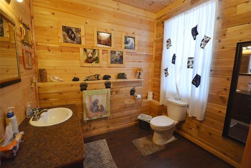 3010 Loon Lake Road, Summerland, BC - Indoor Photo Showing Bathroom