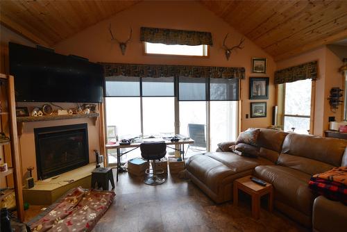 3010 Loon Lake Road, Summerland, BC - Indoor Photo Showing Living Room With Fireplace