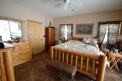 3010 Loon Lake Road, Summerland, BC - Indoor Photo Showing Bedroom