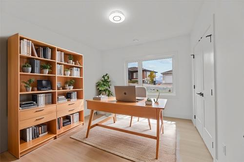 2163 Kentucky Crescent, Kelowna, BC - Indoor Photo Showing Office