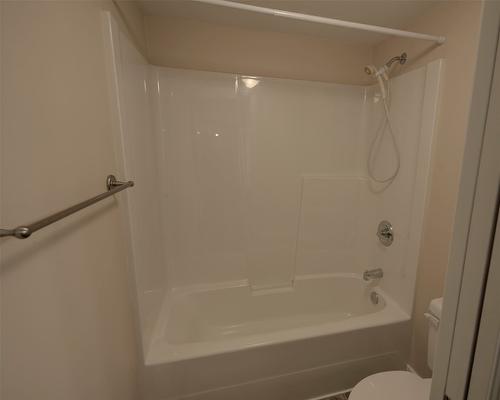 89-4740 20 Street, Vernon, BC - Indoor Photo Showing Bathroom