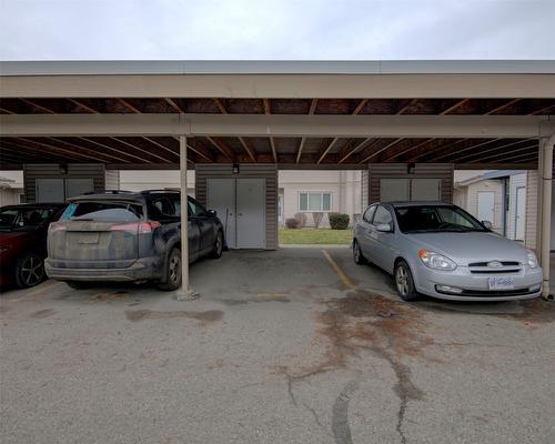 89-4740 20 Street, Vernon, BC - Indoor Photo Showing Garage