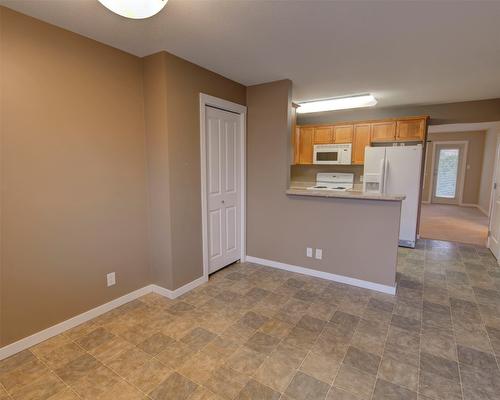 89-4740 20 Street, Vernon, BC - Indoor Photo Showing Kitchen