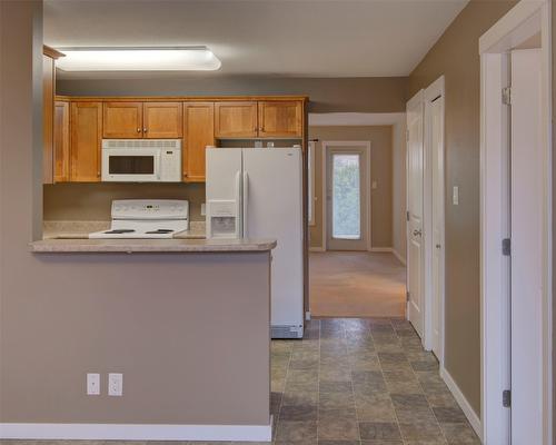 89-4740 20 Street, Vernon, BC - Indoor Photo Showing Kitchen