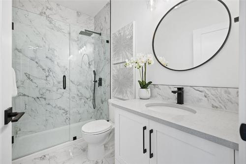 2803 Copper Ridge Drive, West Kelowna, BC - Indoor Photo Showing Bathroom