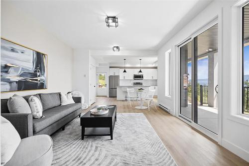 2803 Copper Ridge Drive, West Kelowna, BC - Indoor Photo Showing Living Room