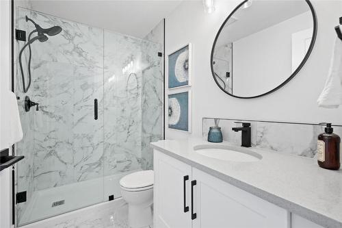 2803 Copper Ridge Drive, West Kelowna, BC - Indoor Photo Showing Bathroom