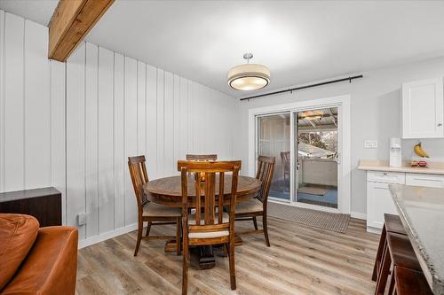 450 Mcdonald Road, Kelowna, BC - Indoor Photo Showing Dining Room