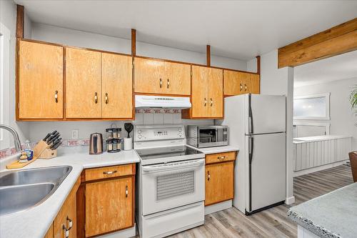 450 Mcdonald Road, Kelowna, BC - Indoor Photo Showing Kitchen With Double Sink